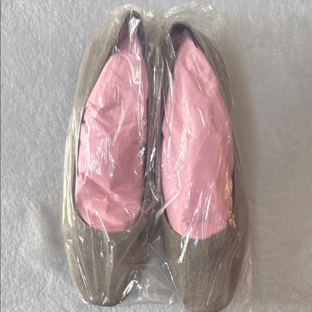 Elegant Beige Women's Flats
